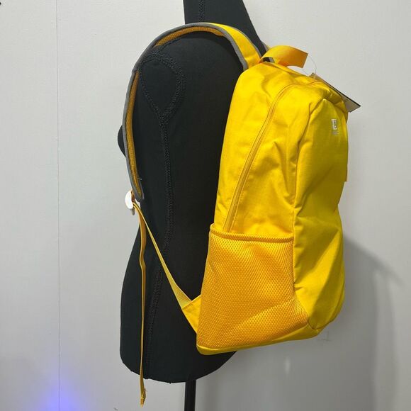 New Moodone 30L Lightweight Yellow Backpack - Unisex - Picture 4 of 11